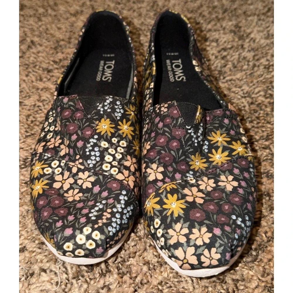 TOMS-Alpargata Slip-On Black Floral Pattern Slip On Flats Size 8.5